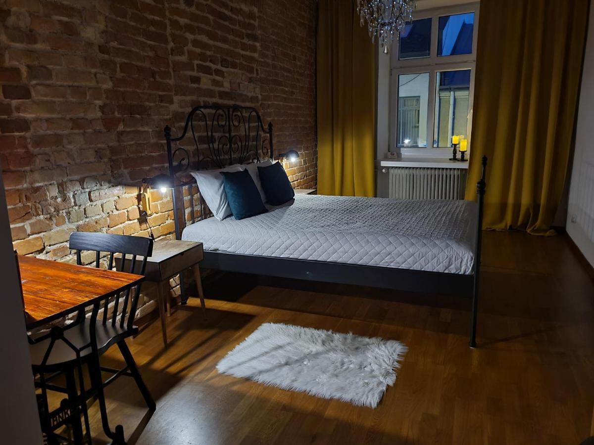Apartament Skorpion Centrum Sanok Exteriör bild