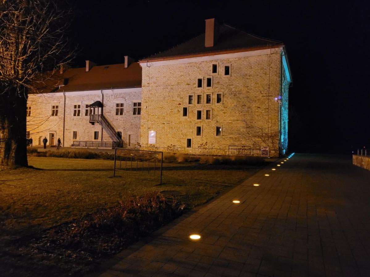 Apartament Skorpion Centrum Sanok Exteriör bild